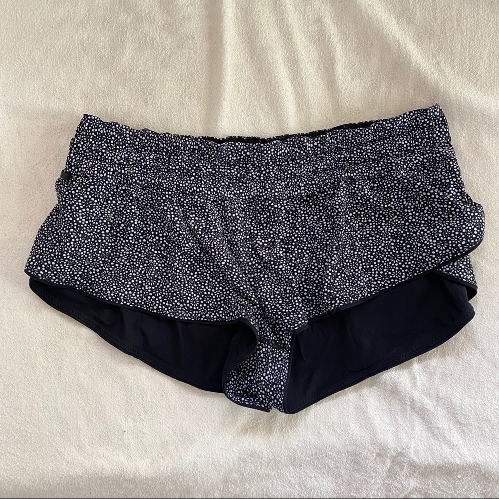 Lululemon short b&w athletic shorts - size small